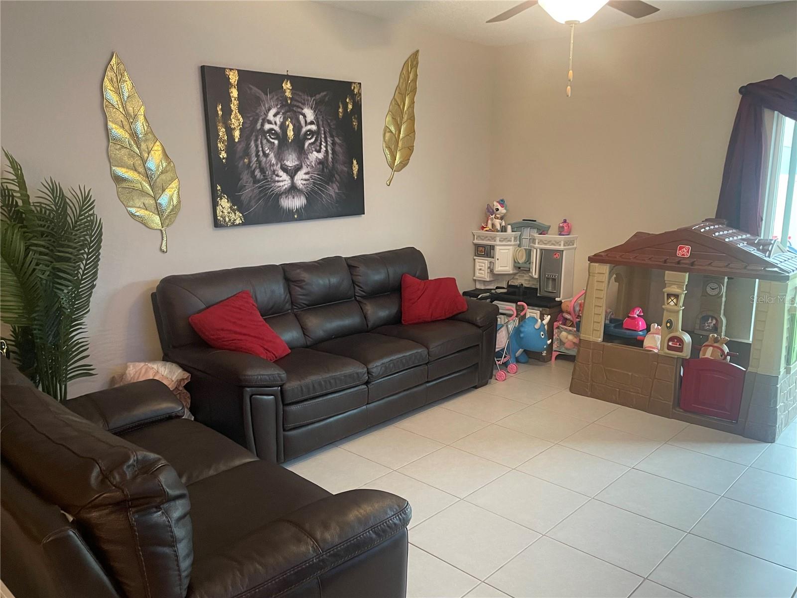 Image 18 of 38 For 1541 Landmark Drive