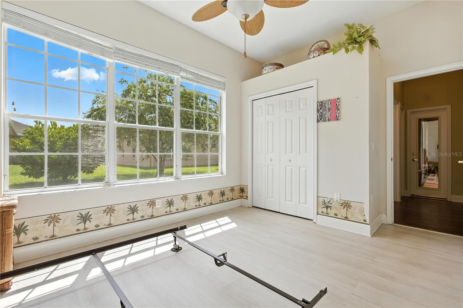 Listing photo id 24 for 457 Golf Vista Circle