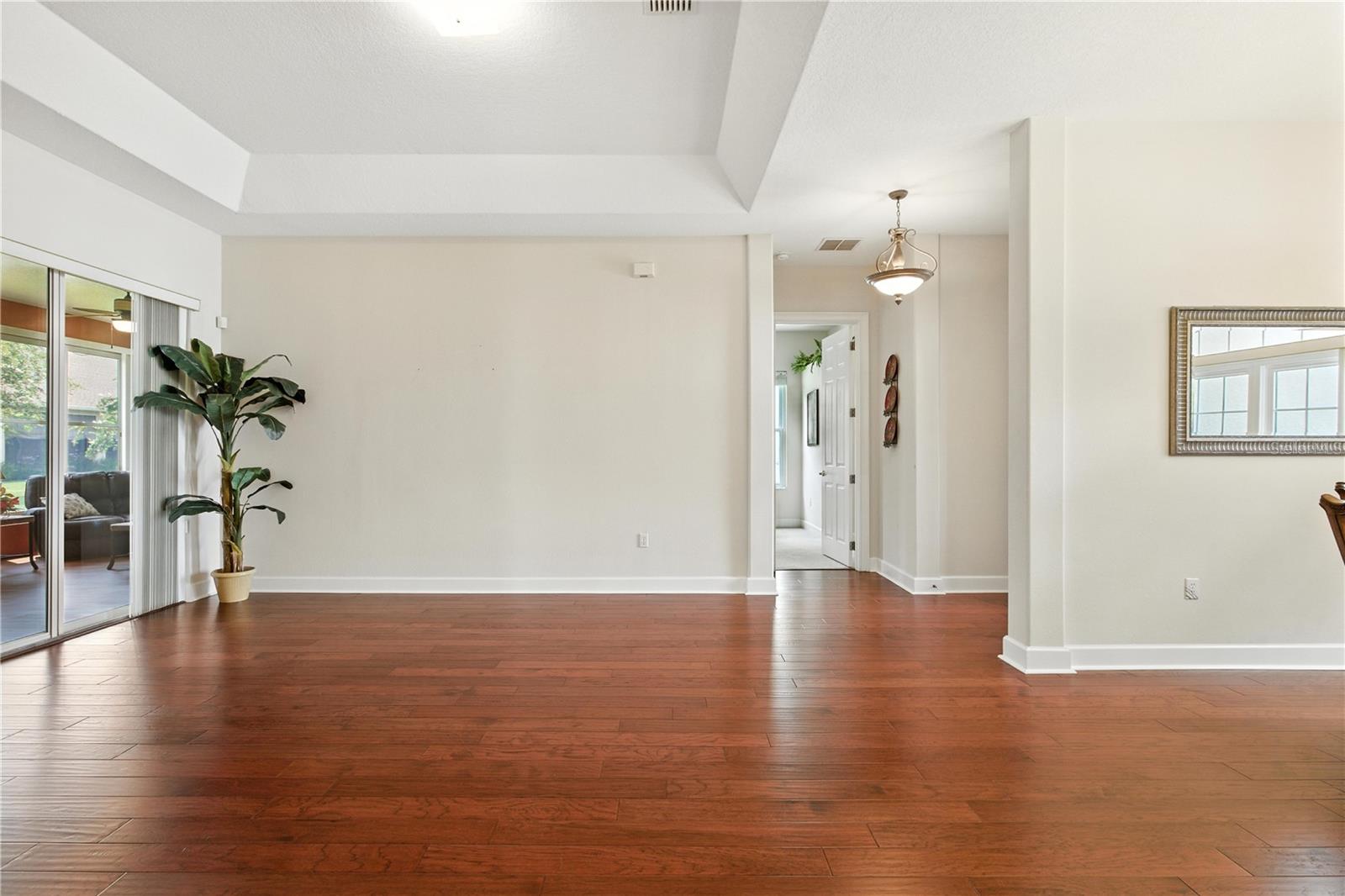 Listing photo id 7 for 457 Golf Vista Circle