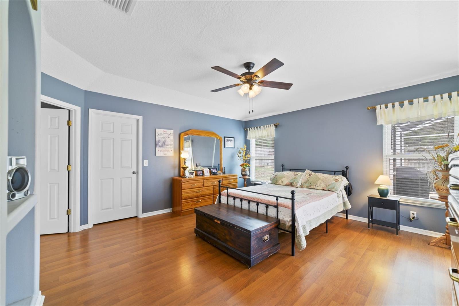 Image 14 of 26 For 124 Country Lakes Circle