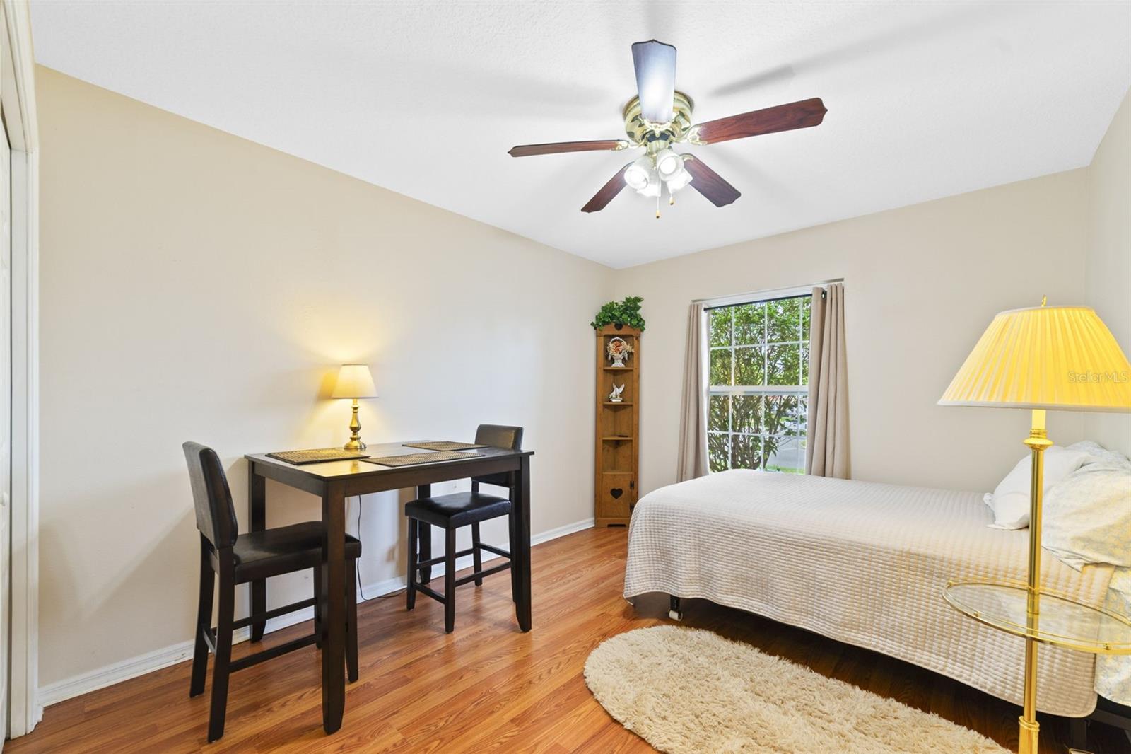 Image 17 of 26 For 124 Country Lakes Circle