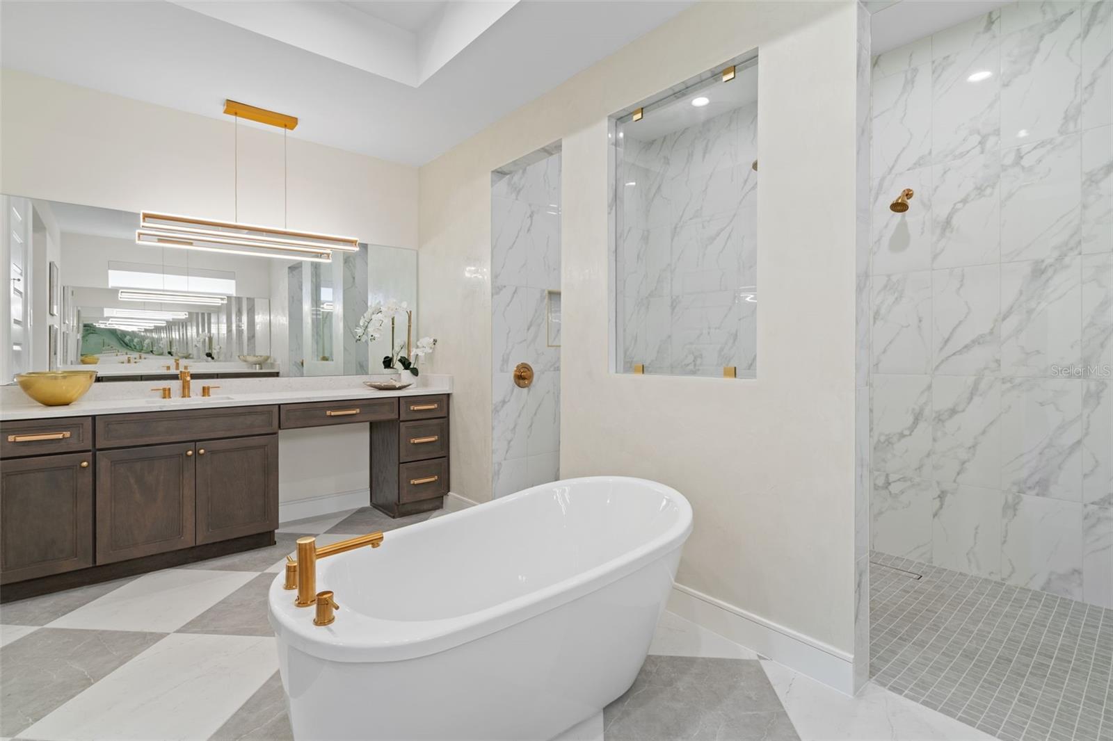 Image 24 of 29 For 2080 Lake Markham Road