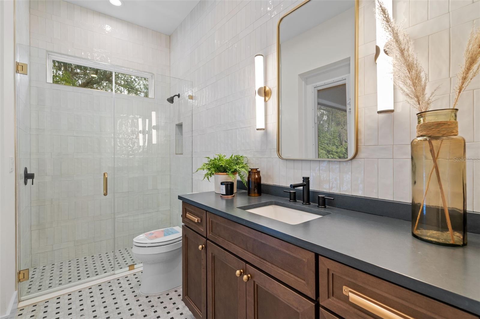 Image 27 of 29 For 2080 Lake Markham Road