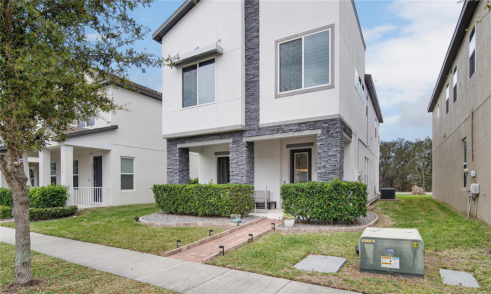 Image 2 of 42 For 9972 Pallida Hickory Way