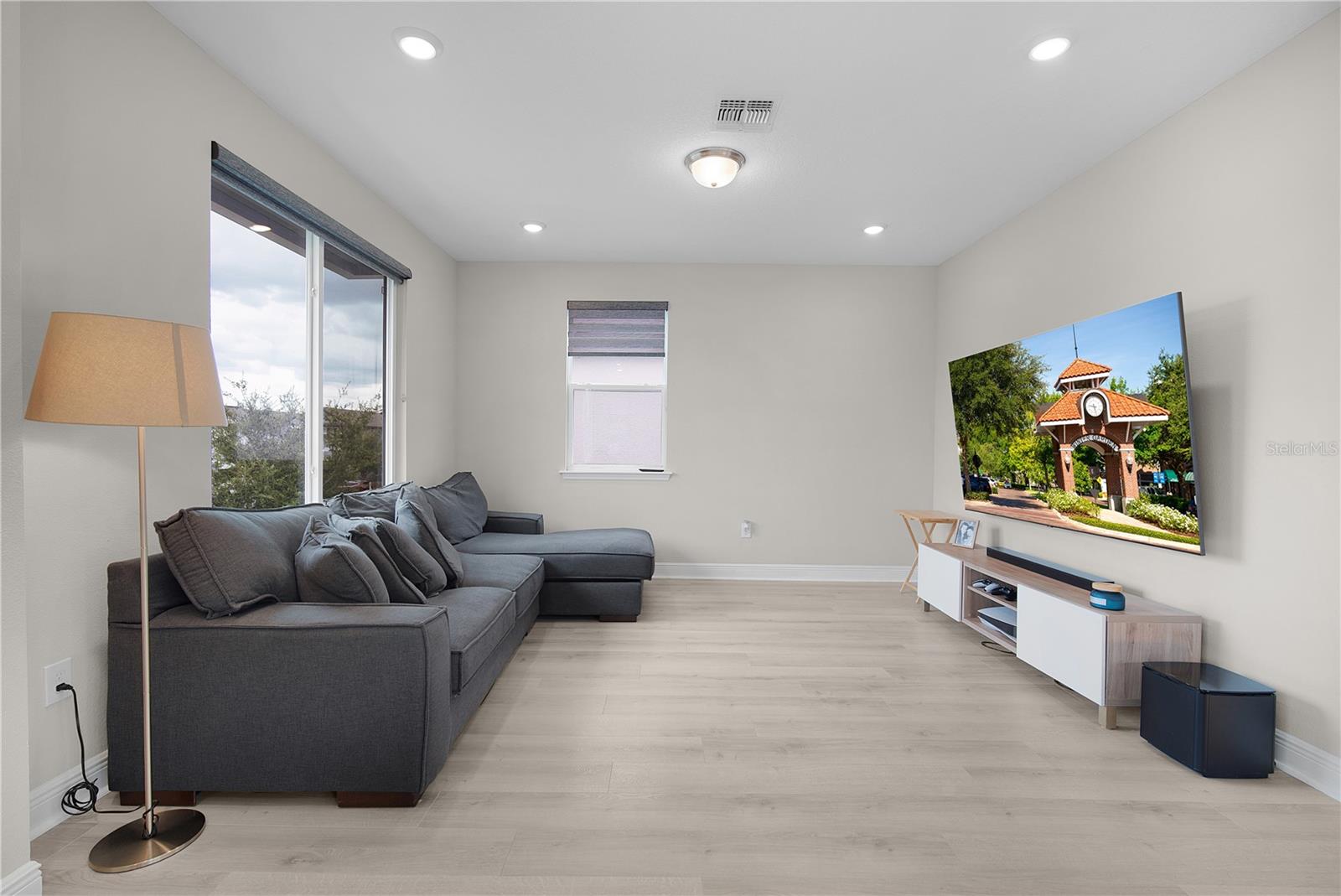 Image 21 of 42 For 9972 Pallida Hickory Way