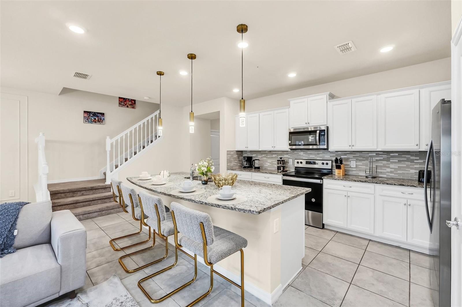 Image 11 of 48 For 830 Paradise Drive