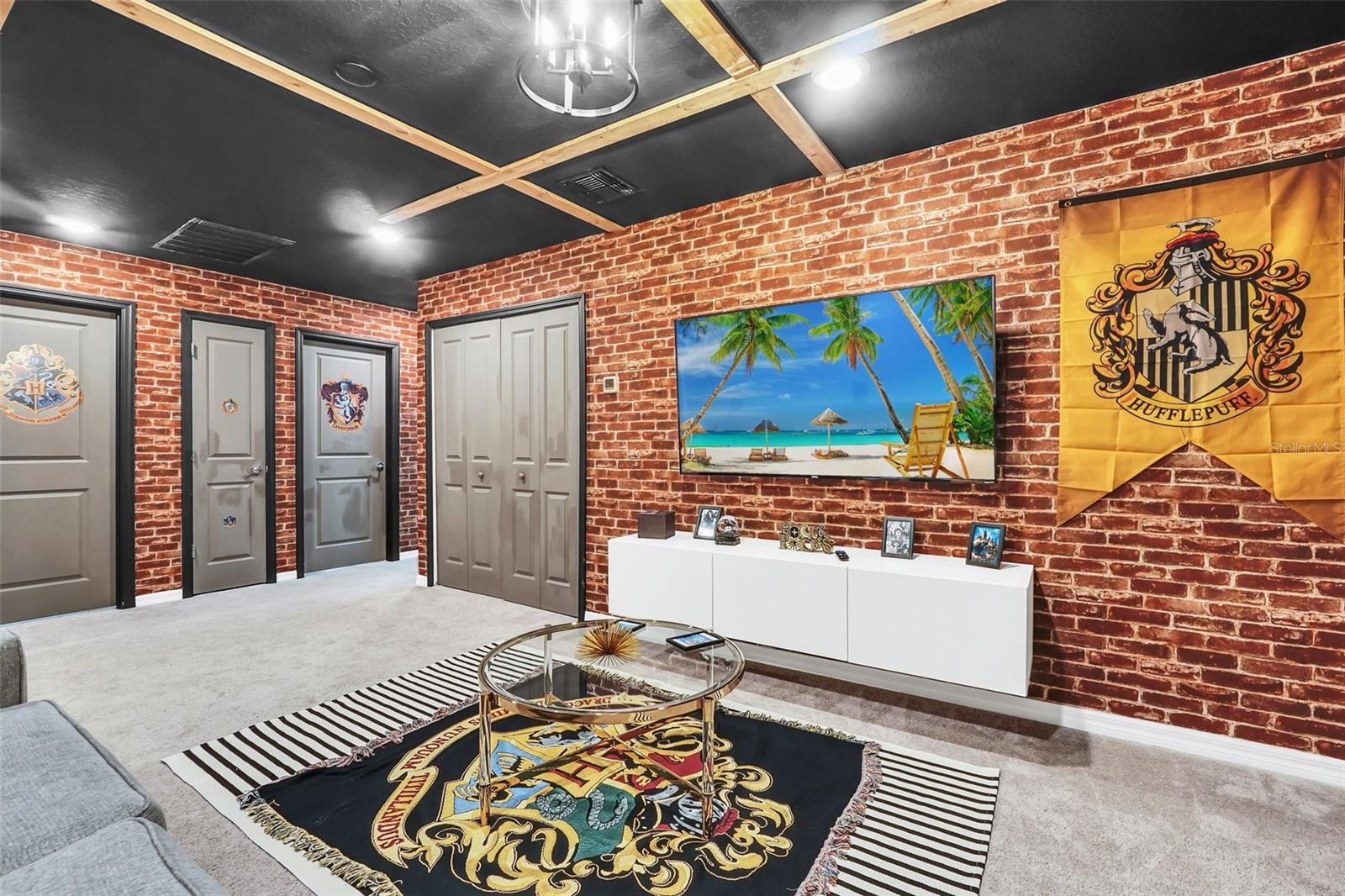 Image 24 of 48 For 830 Paradise Drive