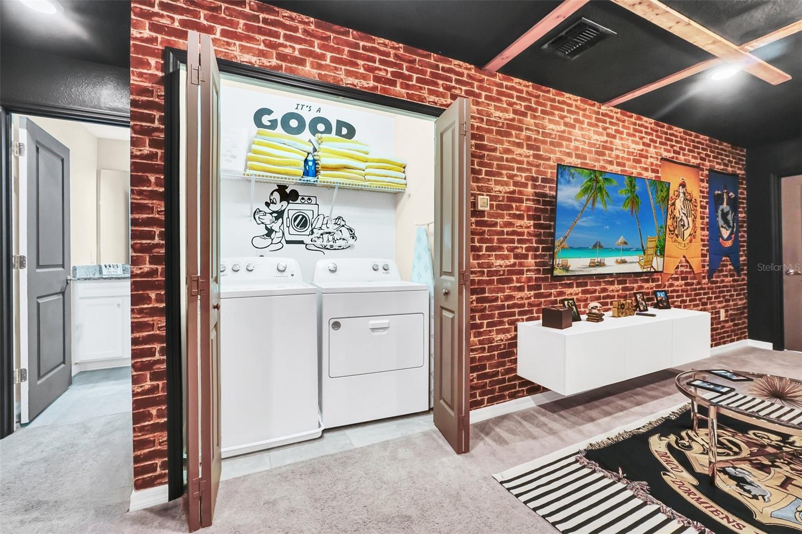 Image 25 of 48 For 830 Paradise Drive