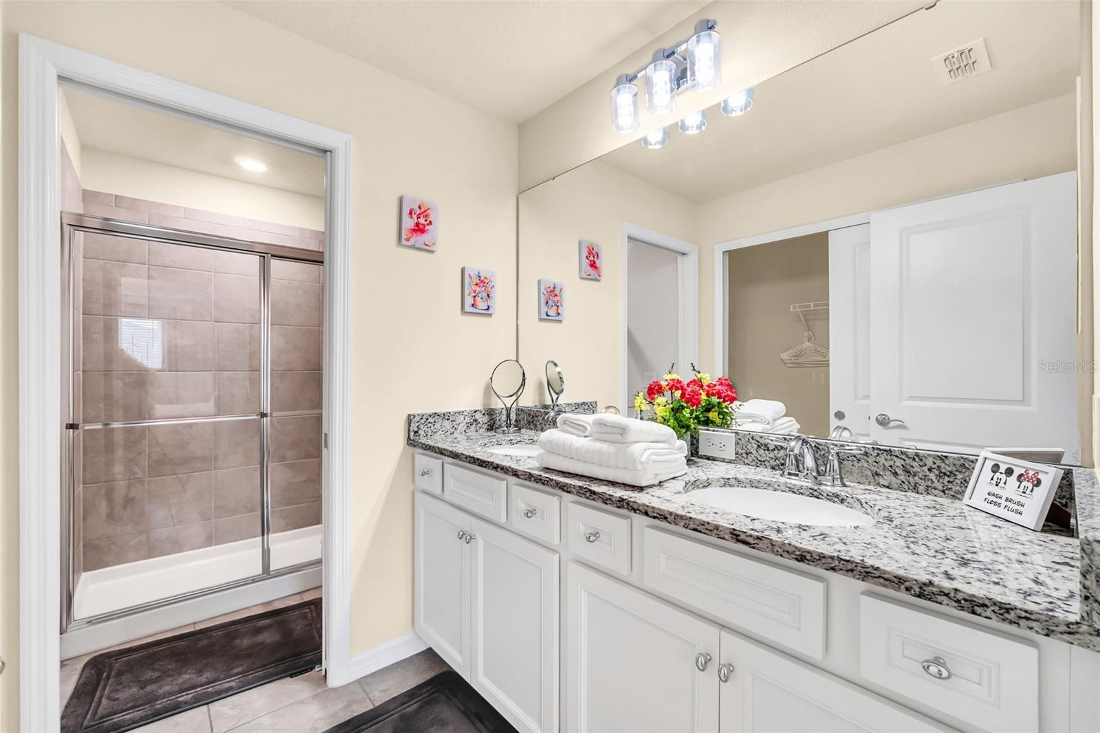 Image 28 of 48 For 830 Paradise Drive