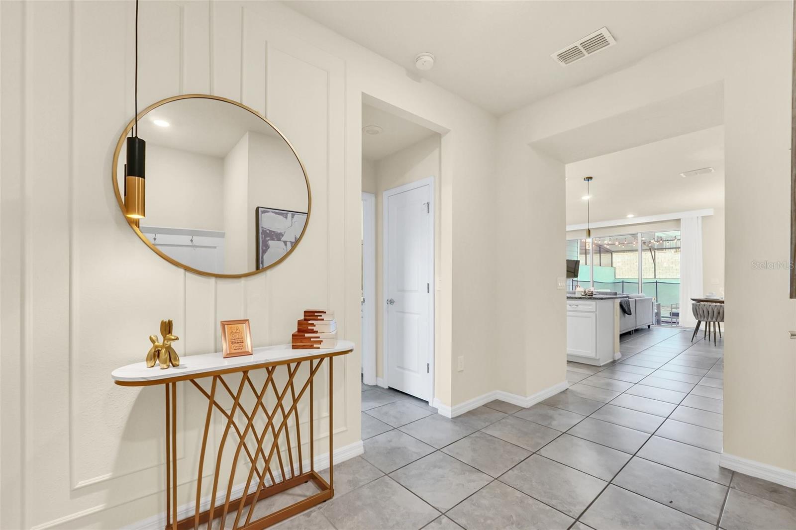 Image 3 of 48 For 830 Paradise Drive