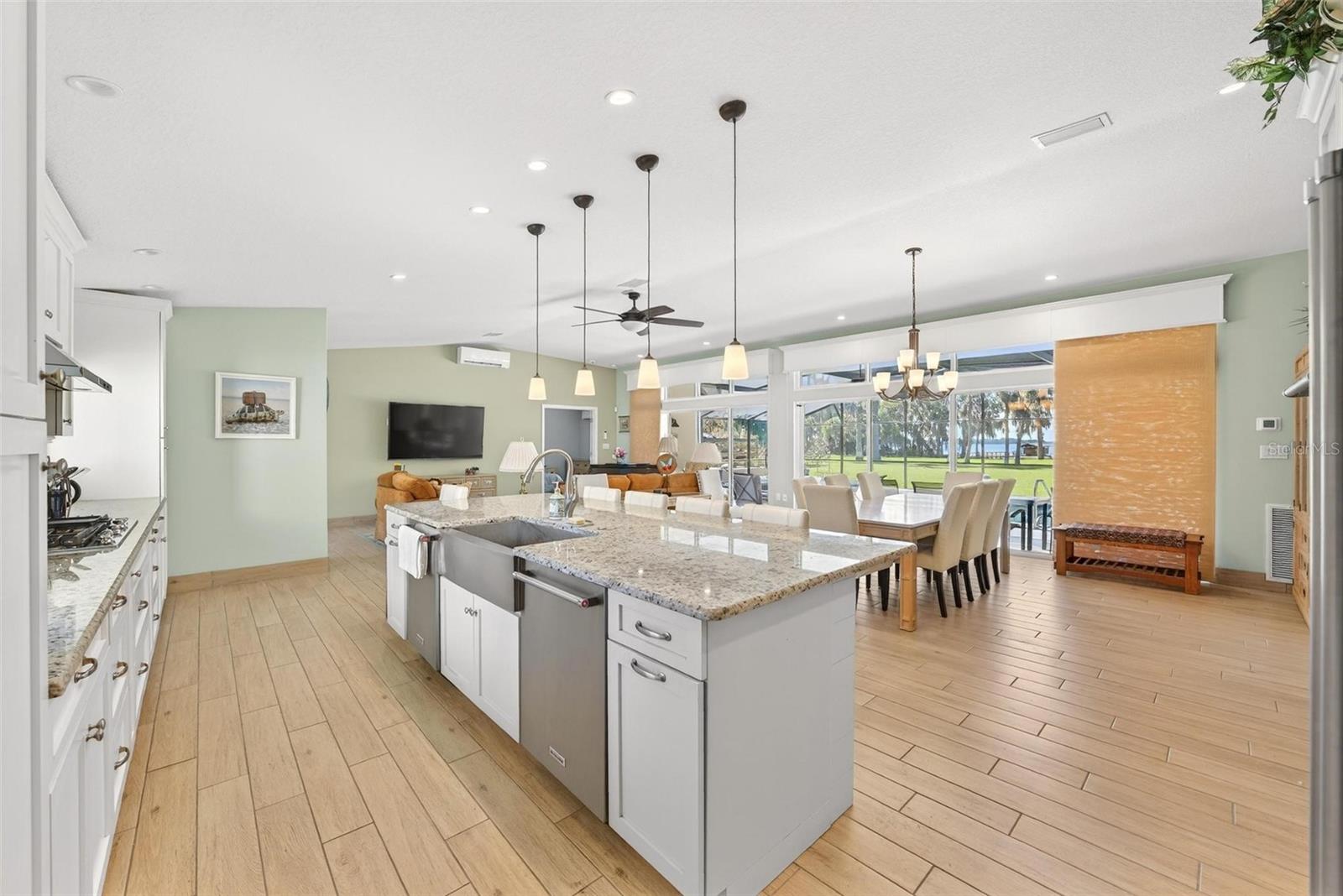 Image 19 of 100 For 10220 Bumblebee Lane