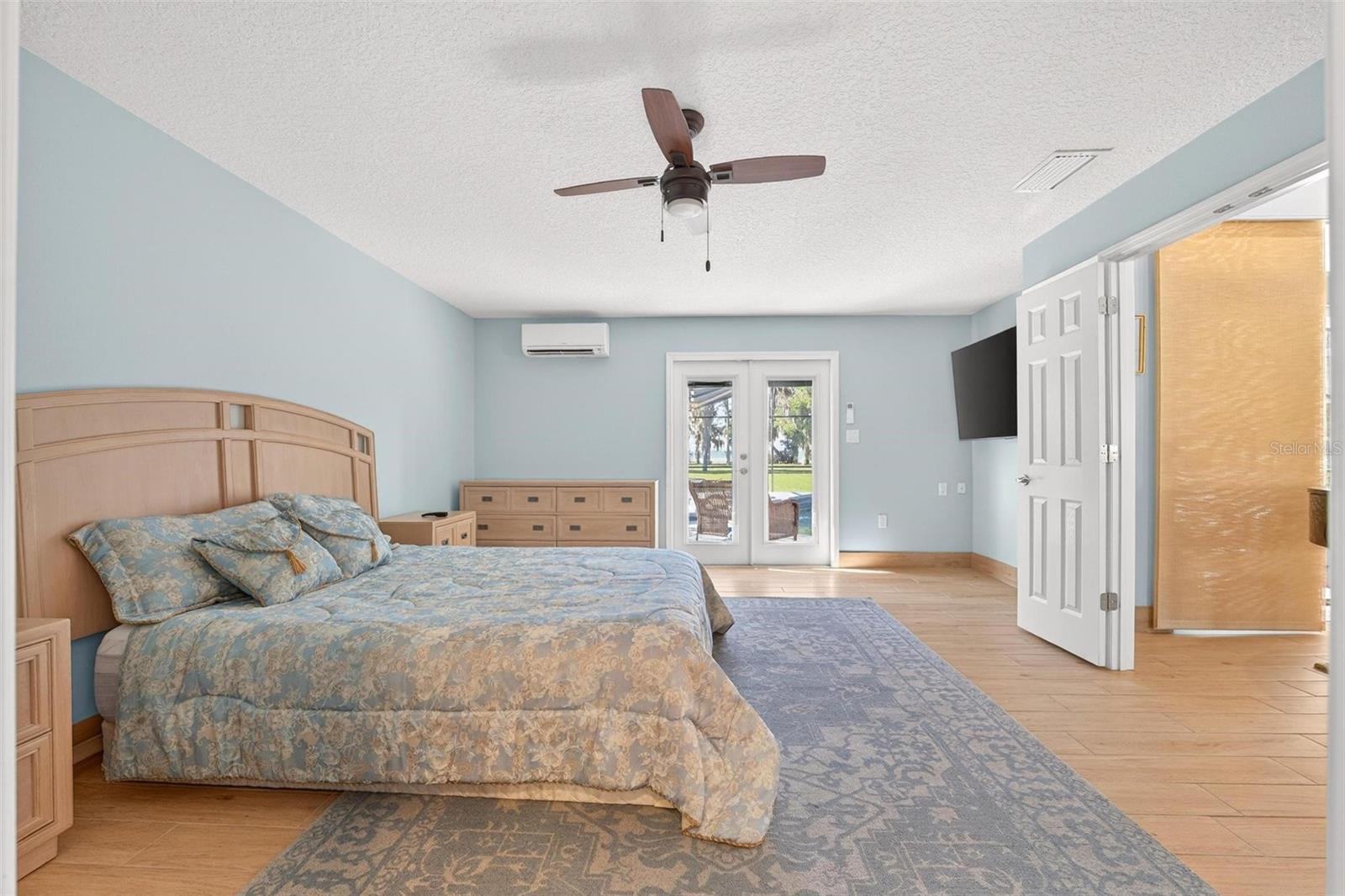 Image 35 of 100 For 10220 Bumblebee Lane