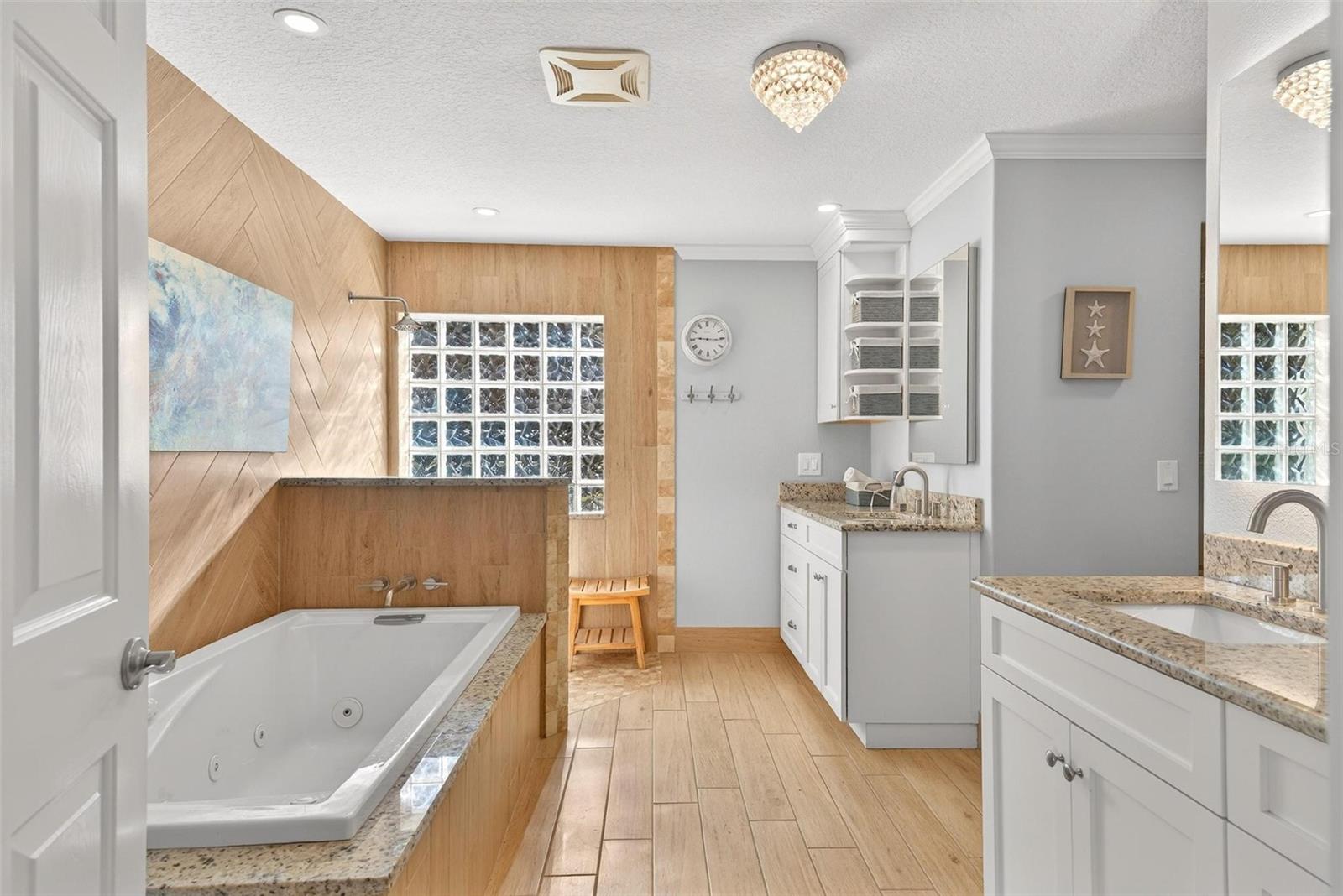 Image 36 of 100 For 10220 Bumblebee Lane