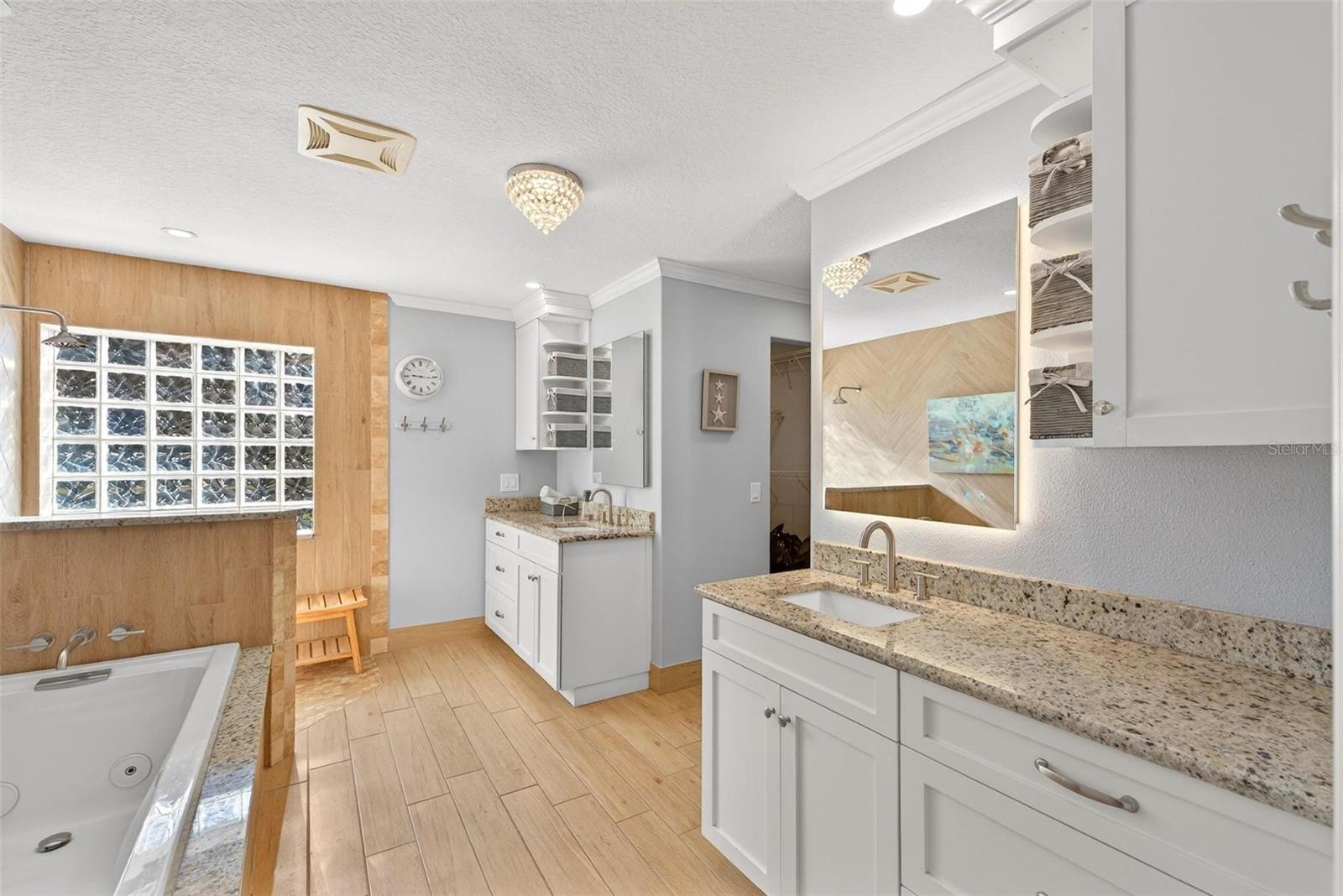 Image 37 of 100 For 10220 Bumblebee Lane