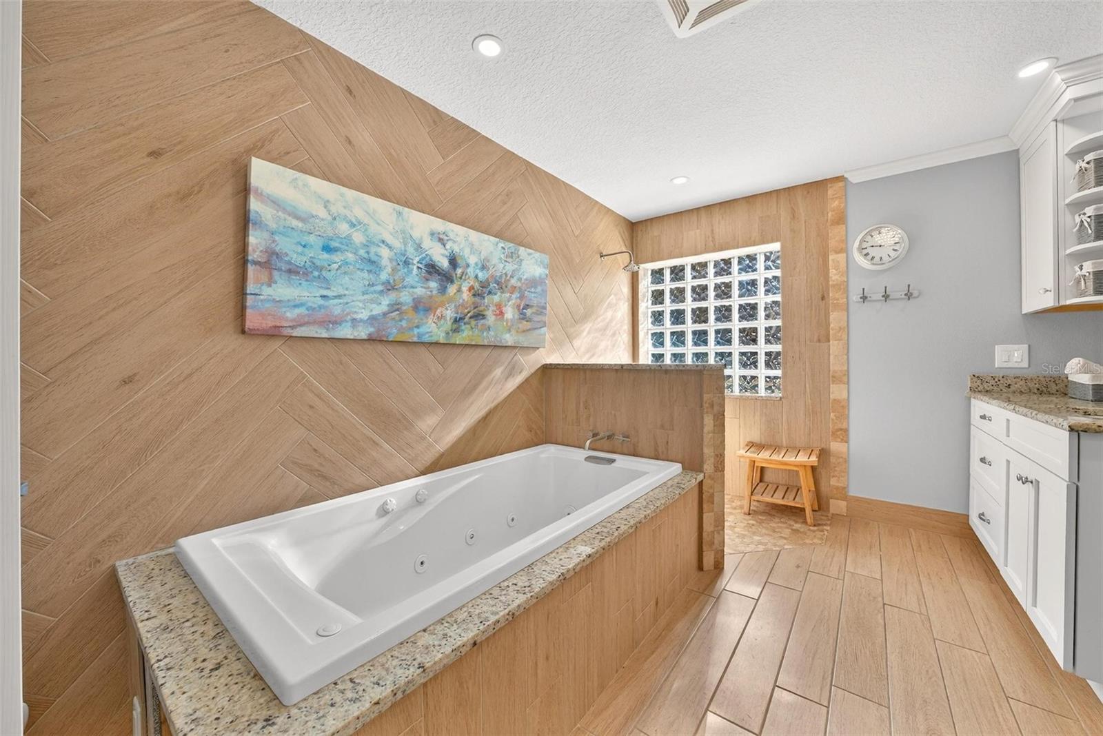 Image 41 of 100 For 10220 Bumblebee Lane