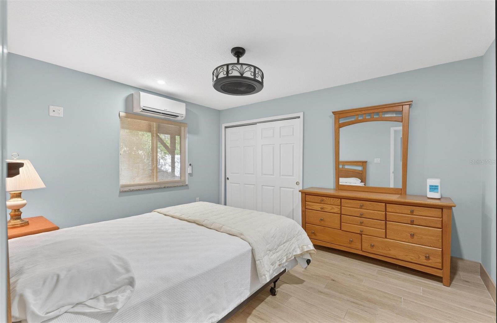 Image 52 of 100 For 10220 Bumblebee Lane