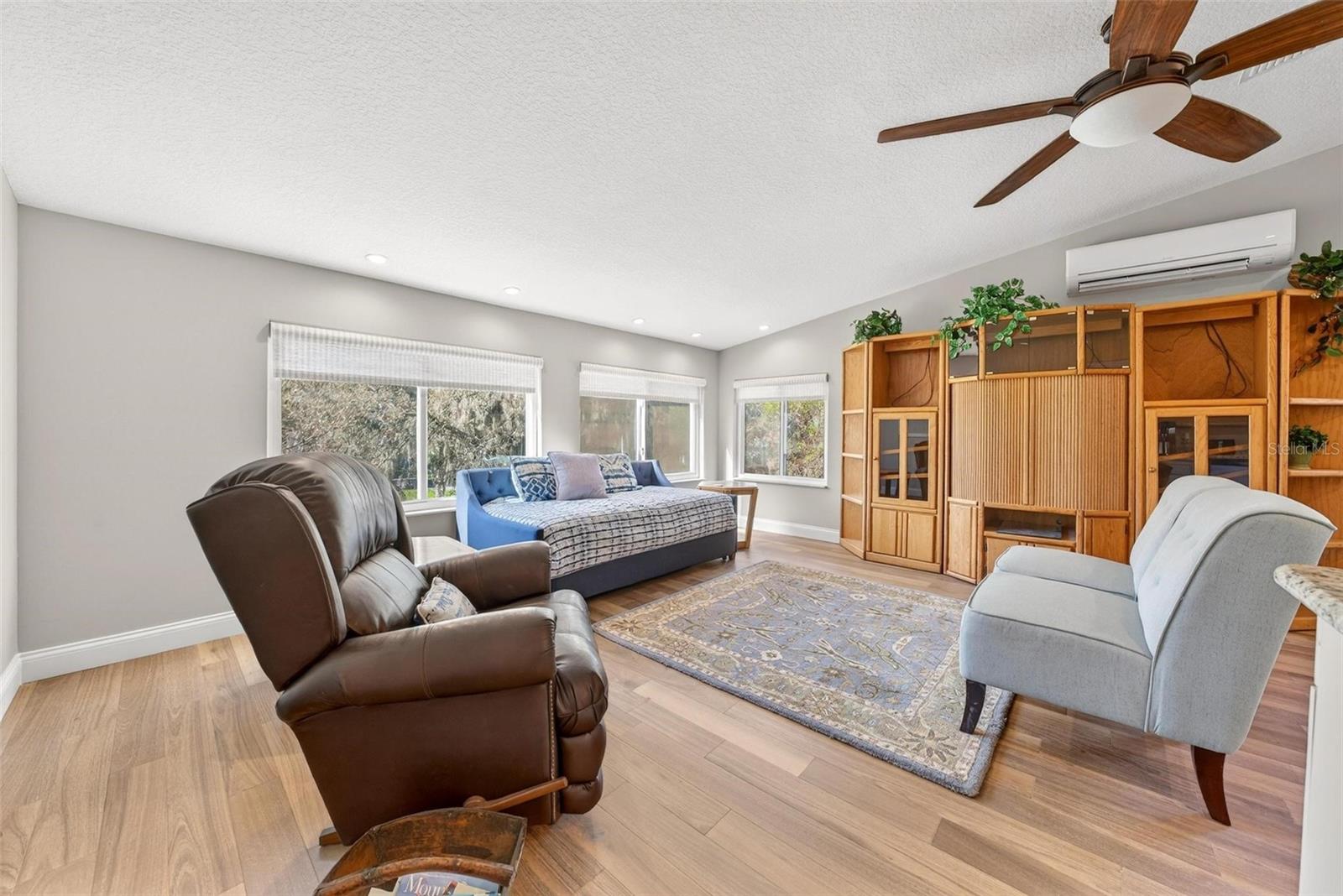 Image 57 of 100 For 10220 Bumblebee Lane