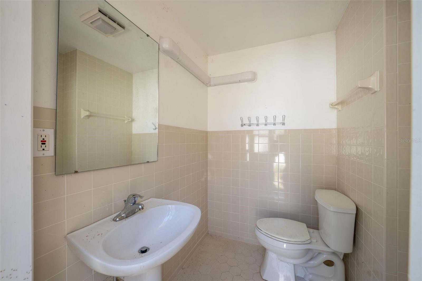 Image 73 of 100 For 10220 Bumblebee Lane