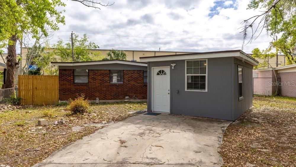 Image 3 of 22 For 1040 Maxey Drive