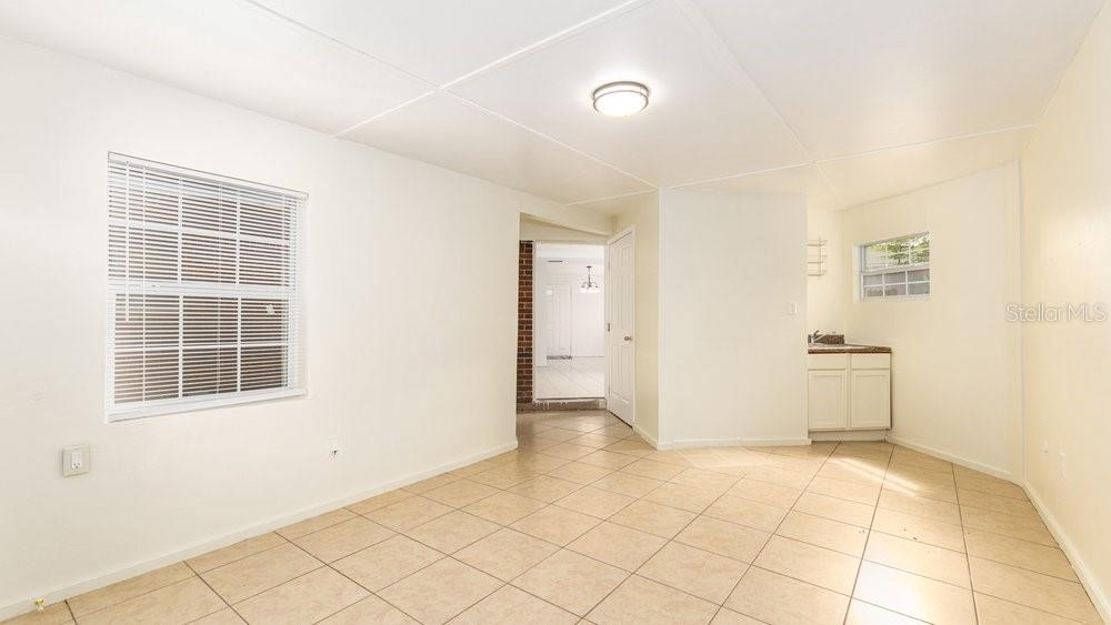 Image 6 of 22 For 1040 Maxey Drive