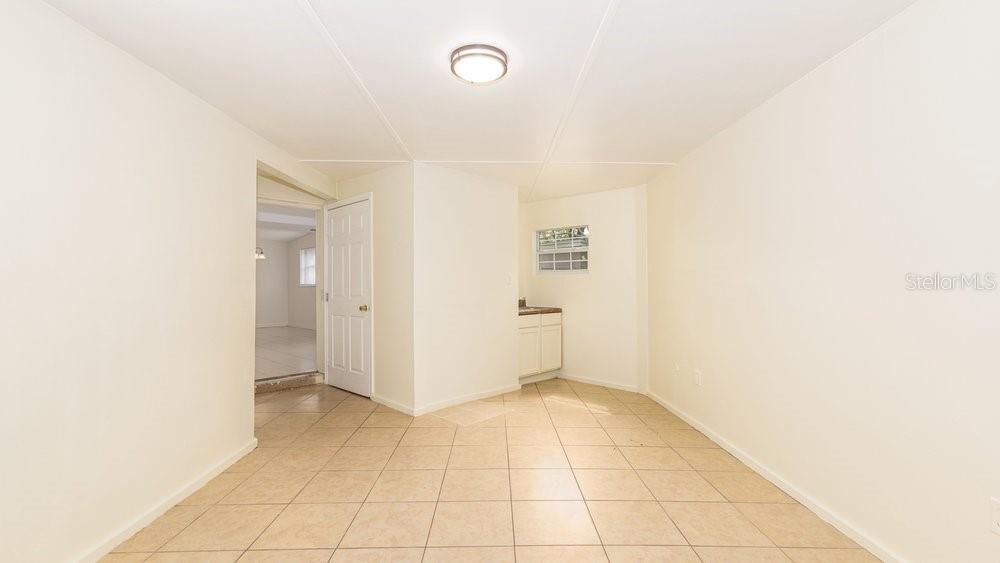 Image 7 of 22 For 1040 Maxey Drive