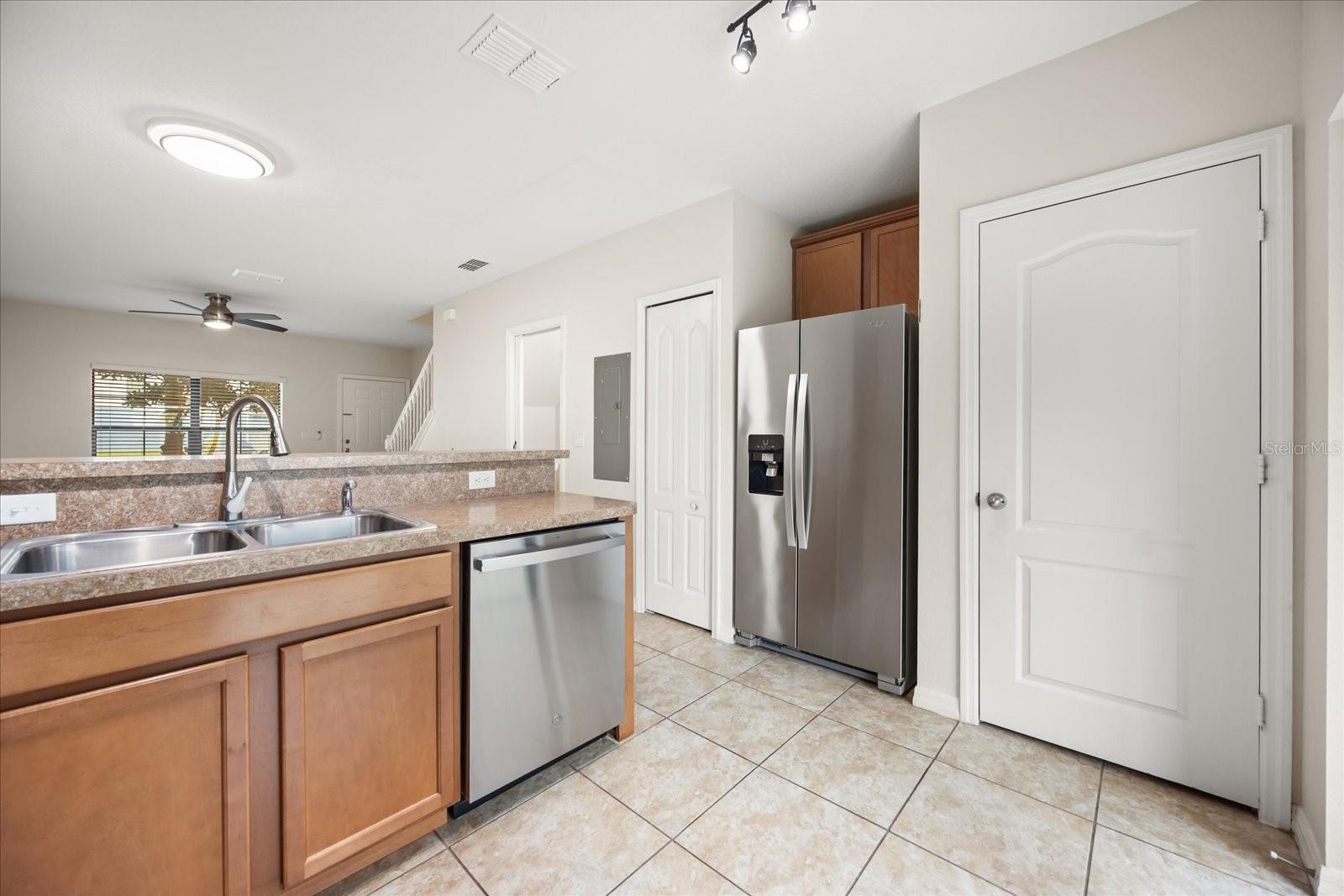 Image 8 of 28 For 1121 Trillium Park Lane