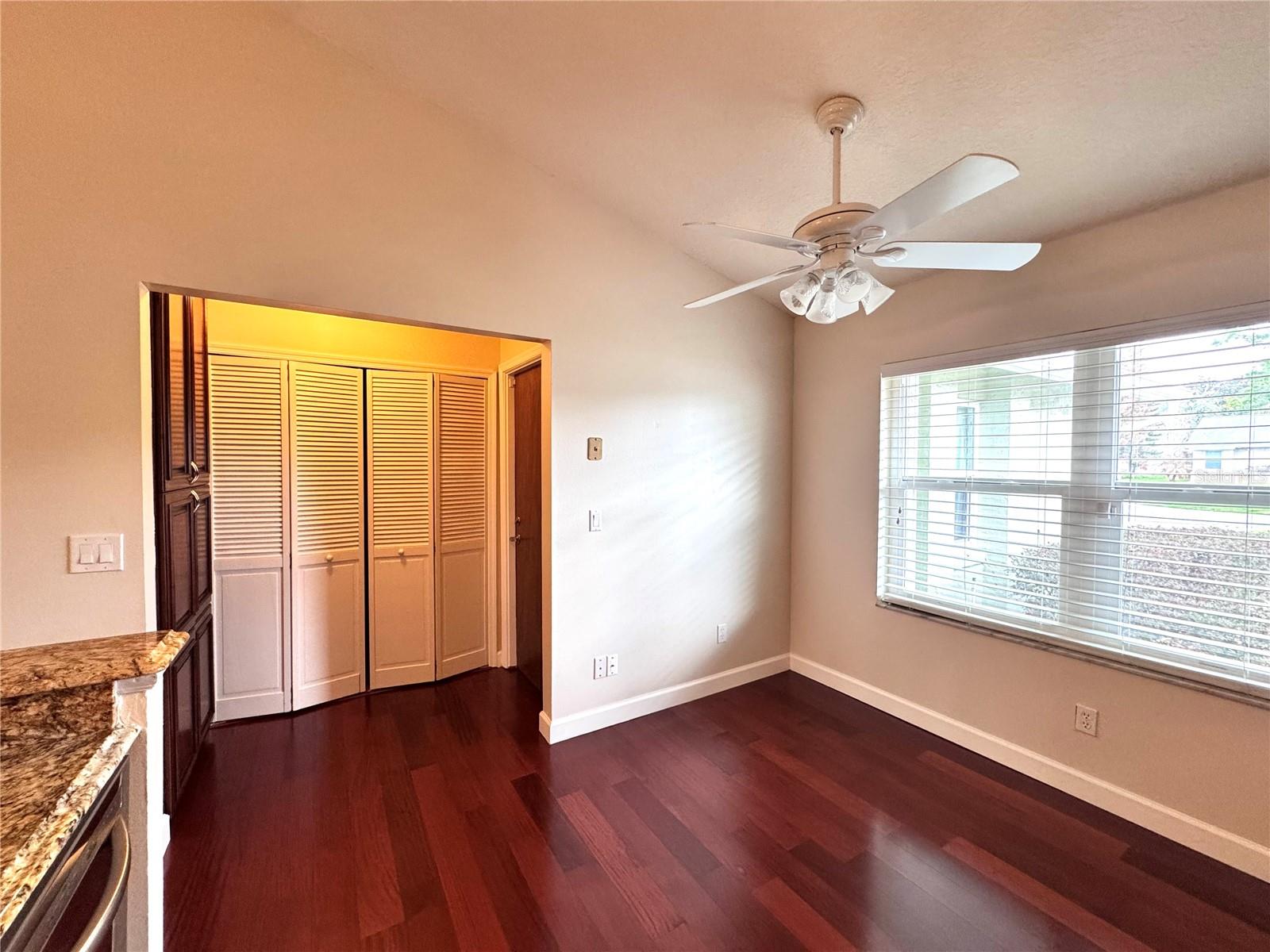 Image 12 of 27 For 4818 Breezy Palms Court