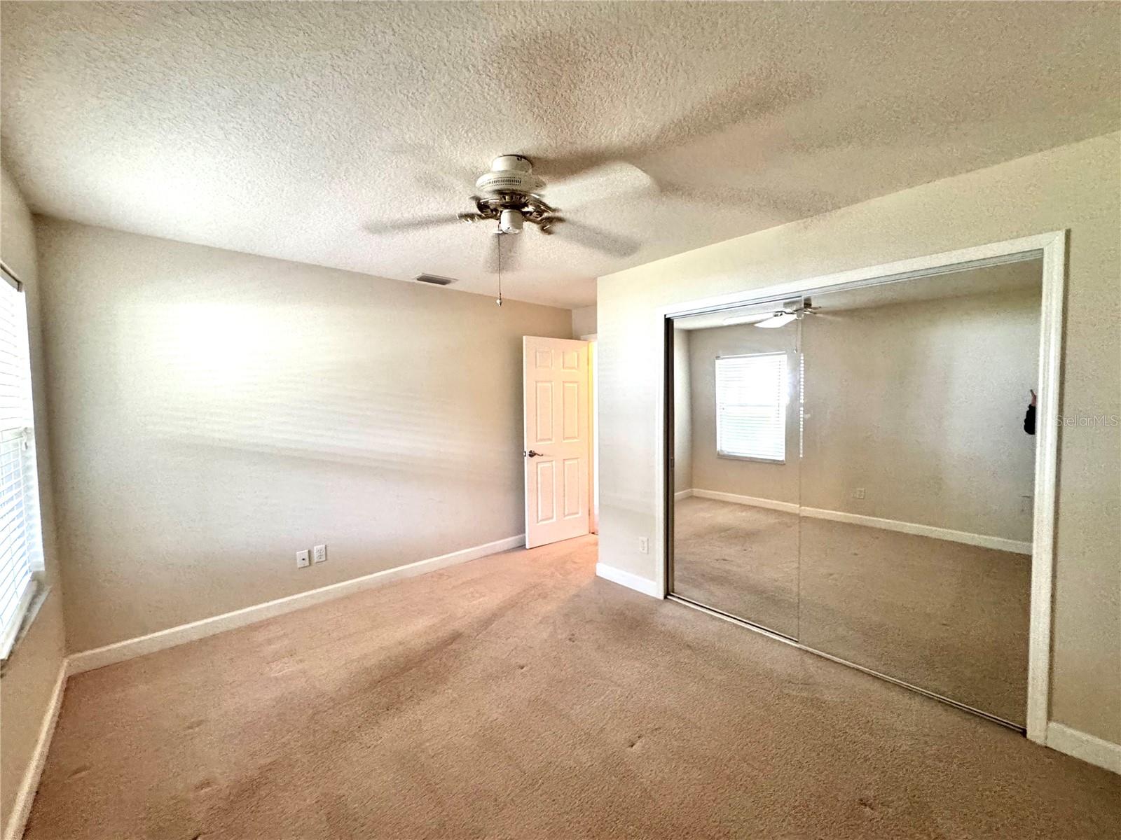 Image 19 of 27 For 4818 Breezy Palms Court