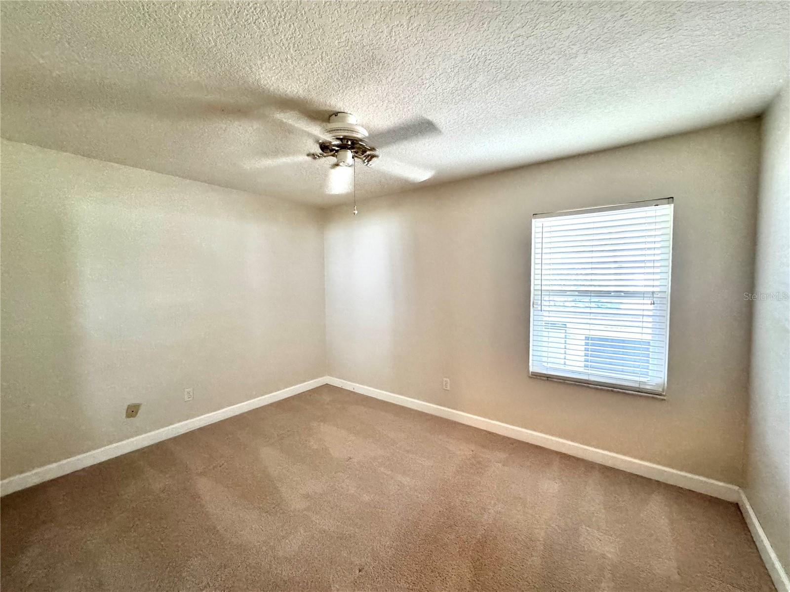 Image 20 of 27 For 4818 Breezy Palms Court