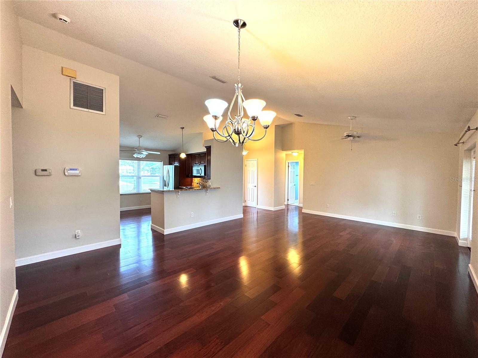 Image 6 of 27 For 4818 Breezy Palms Court