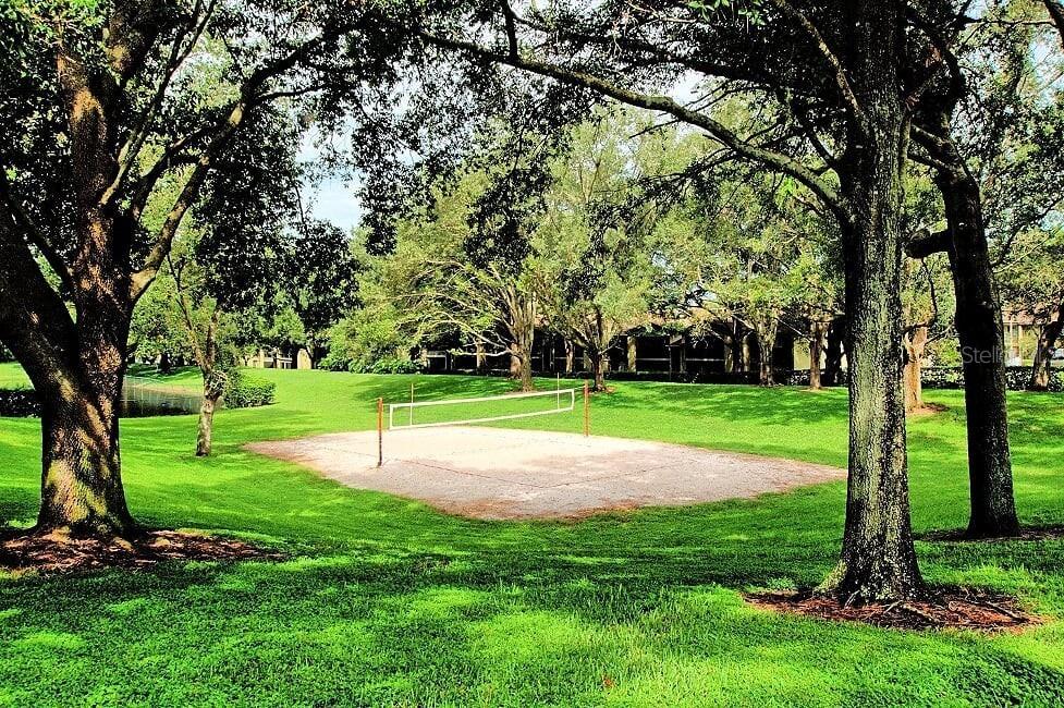 Image 11 of 14 For 355 Lakepointe Drive 204