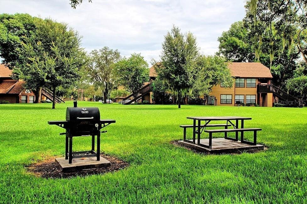 Image 12 of 14 For 355 Lakepointe Drive 204