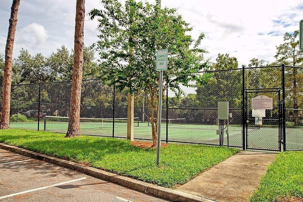 Image 13 of 14 For 355 Lakepointe Drive 204