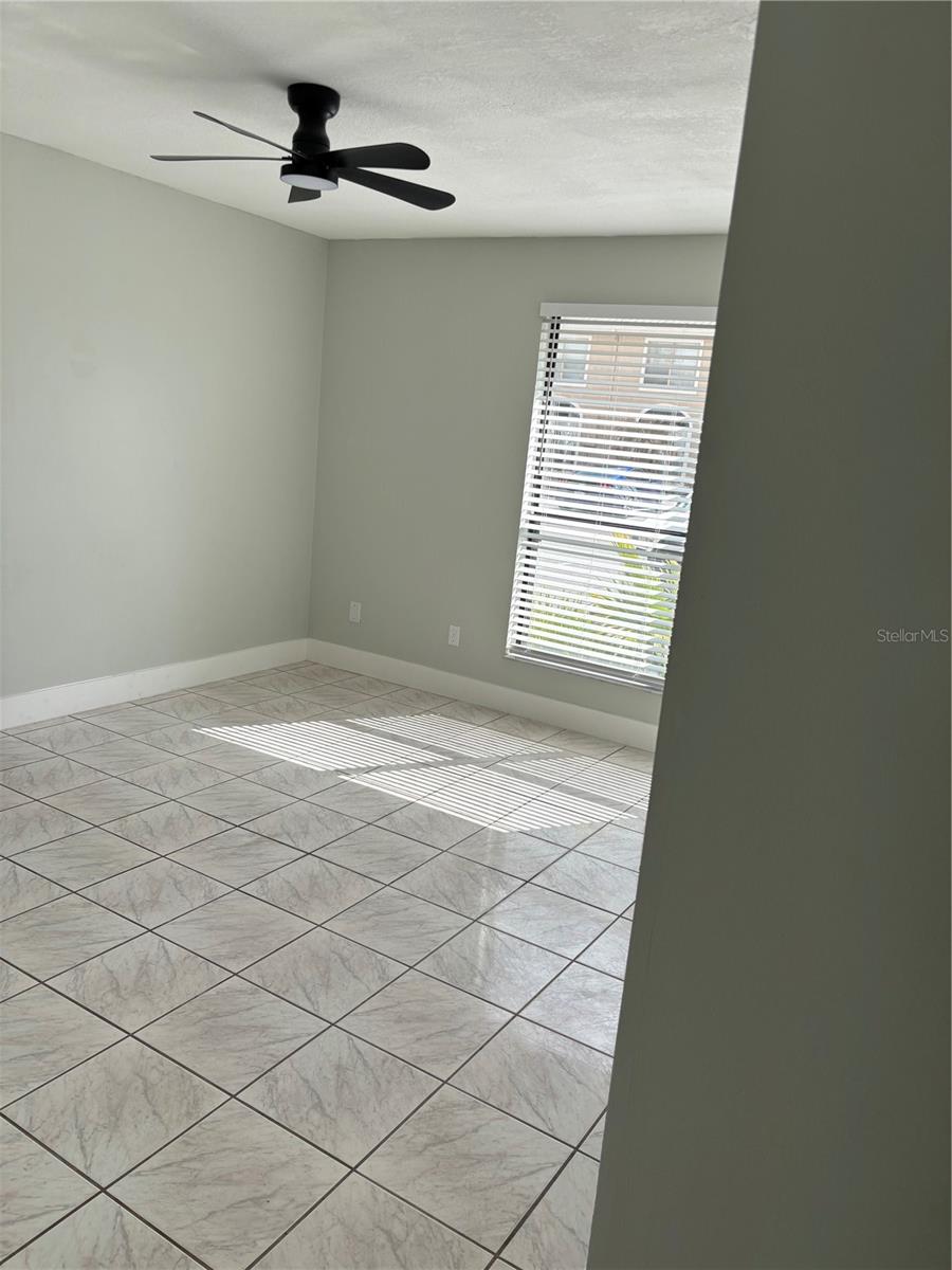 Image 4 of 11 For 610 Casa Park Court H