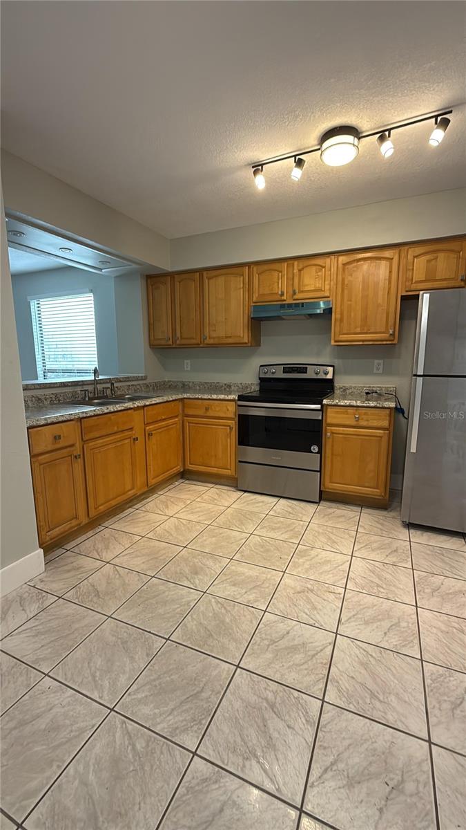 Image 5 of 11 For 610 Casa Park Court H