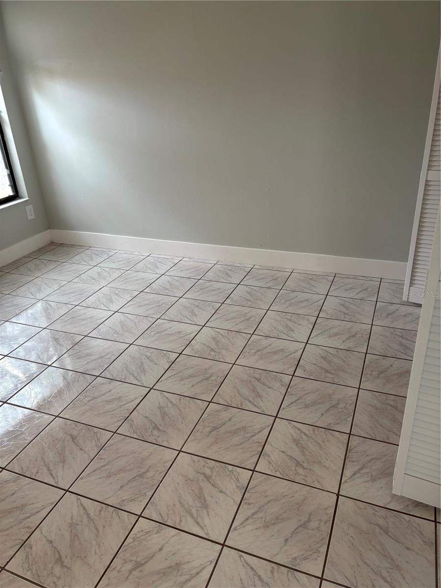 Image 7 of 11 For 610 Casa Park Court H