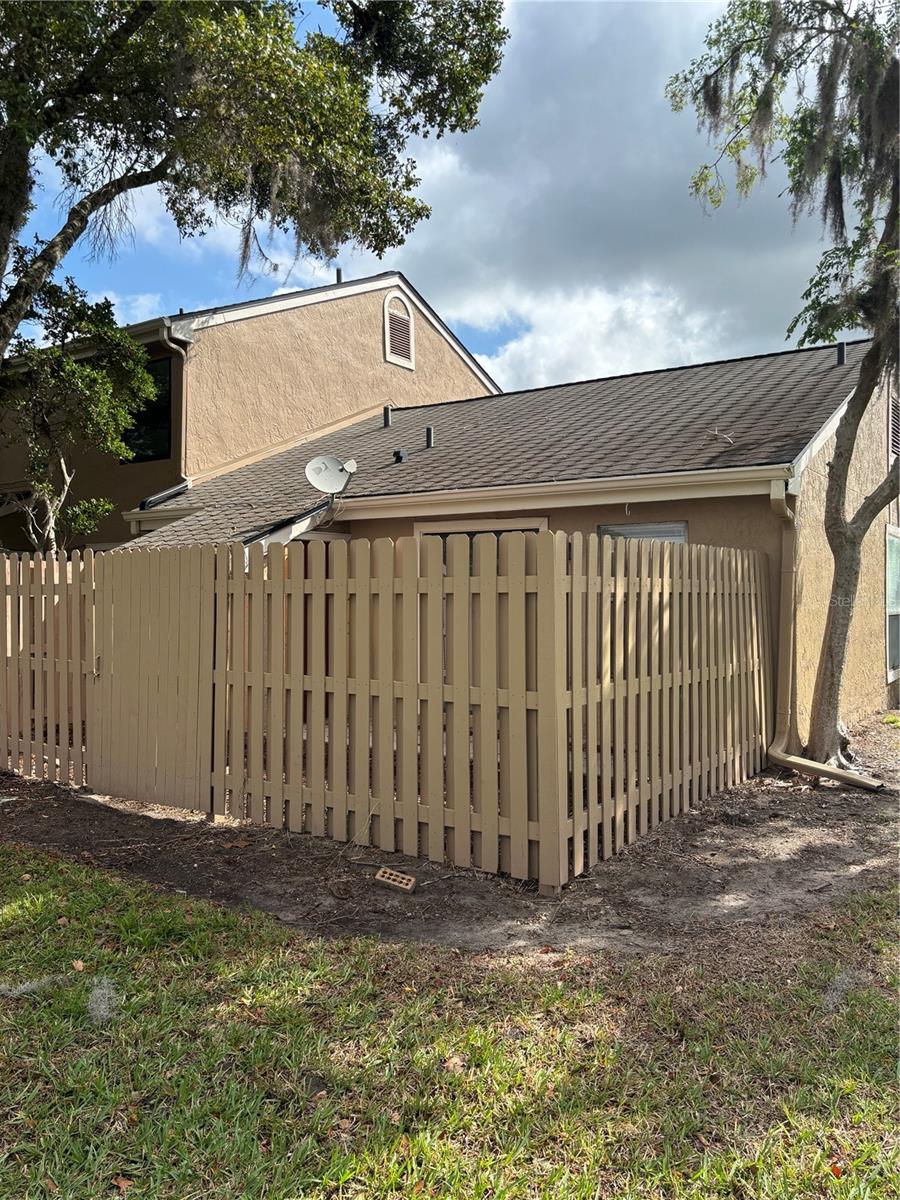 Image 9 of 11 For 610 Casa Park Court H