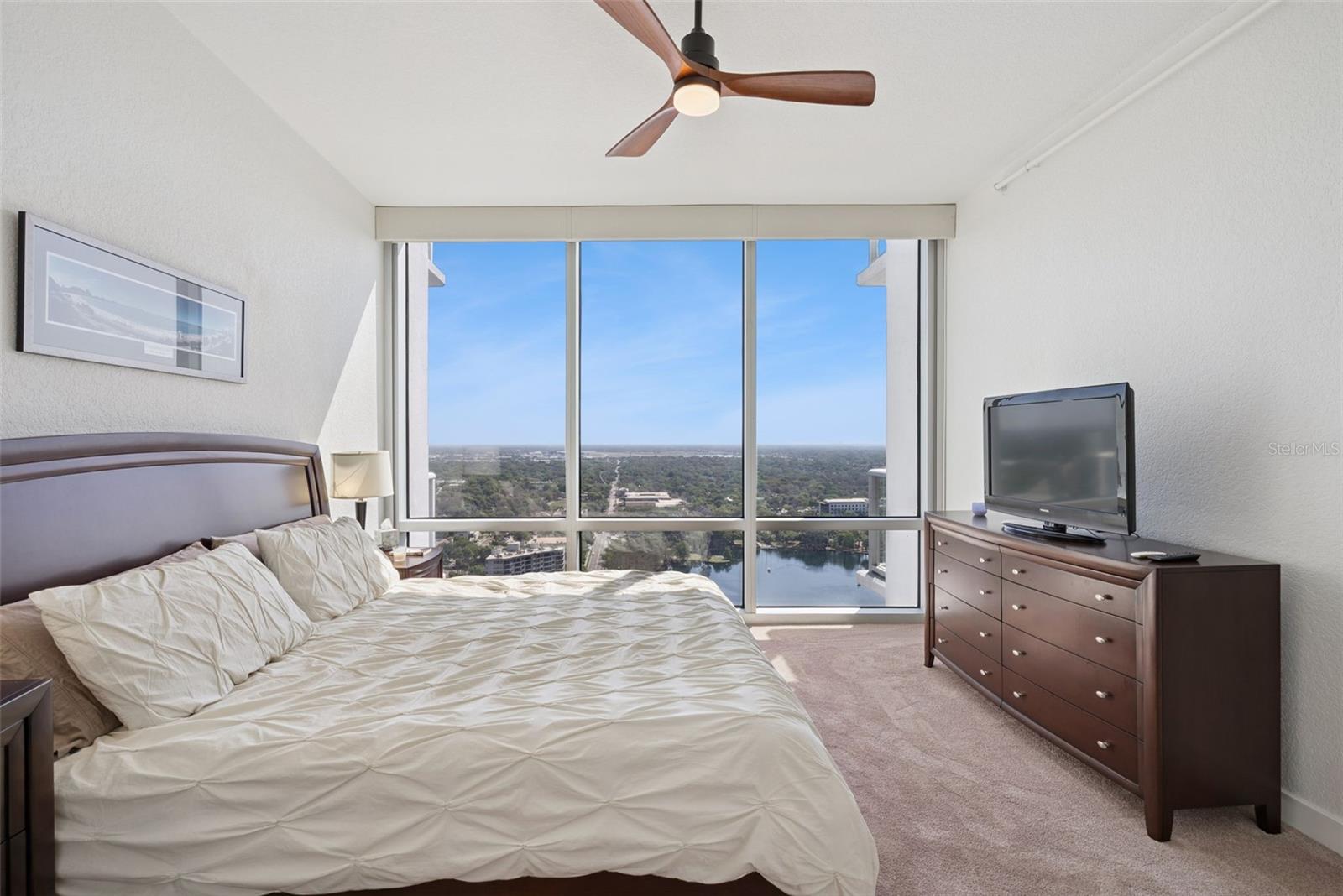 Image 17 of 77 For 150 Robinson Street 2709