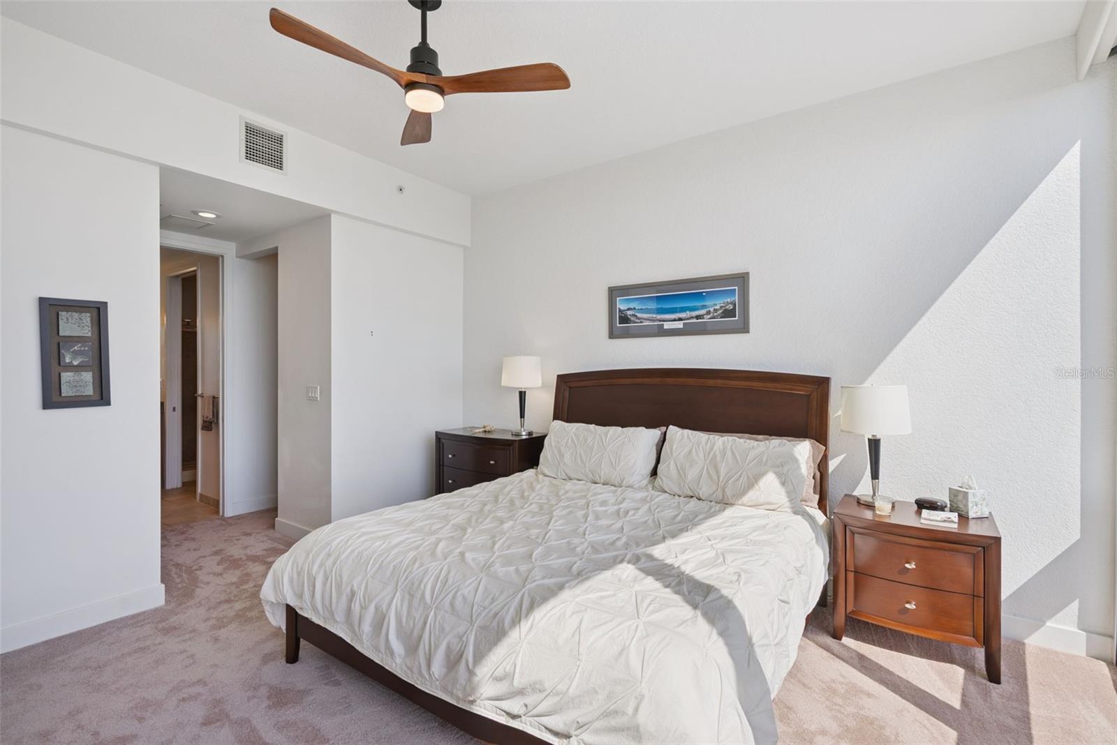 Image 22 of 77 For 150 Robinson Street 2709