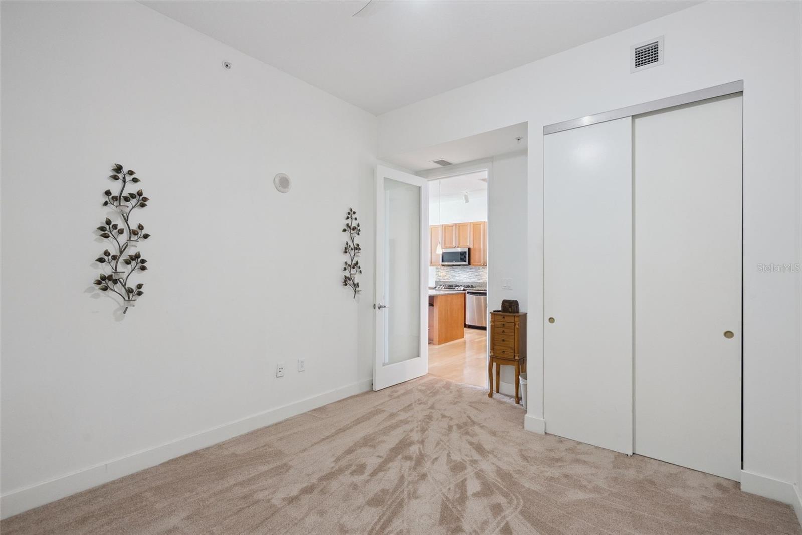 Image 25 of 77 For 150 Robinson Street 2709