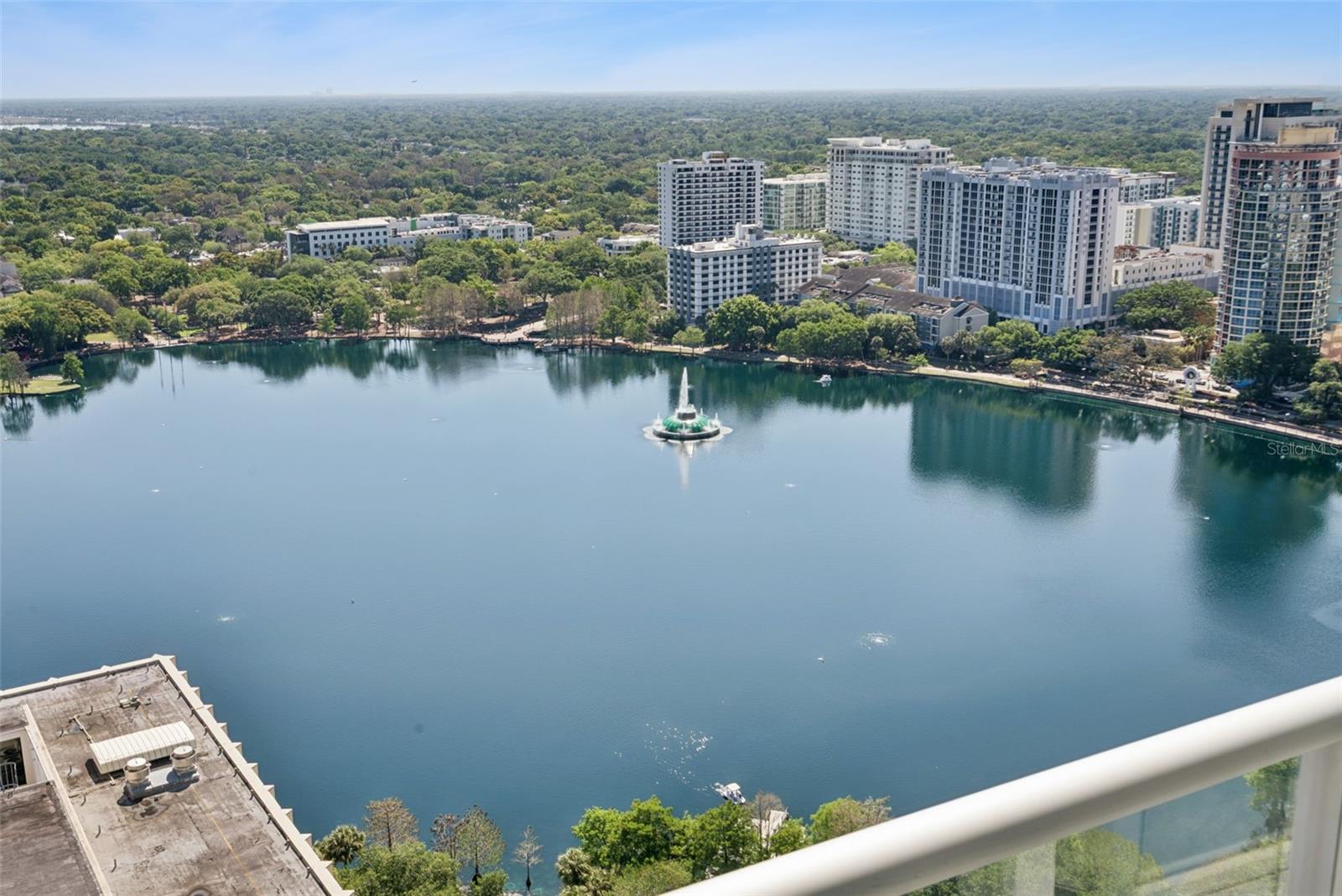 Image 30 of 77 For 150 Robinson Street 2709