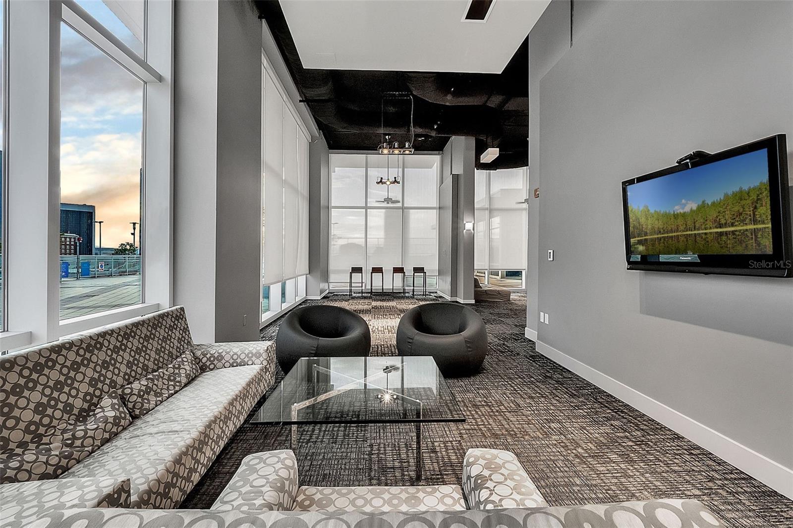 Image 43 of 77 For 150 Robinson Street 2709