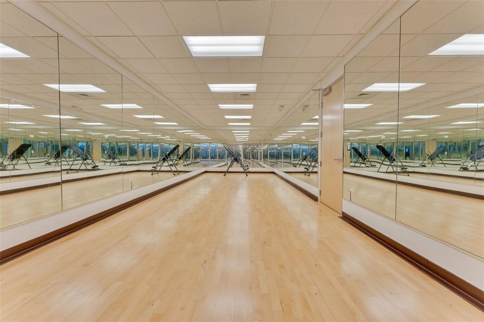 Image 52 of 77 For 150 Robinson Street 2709