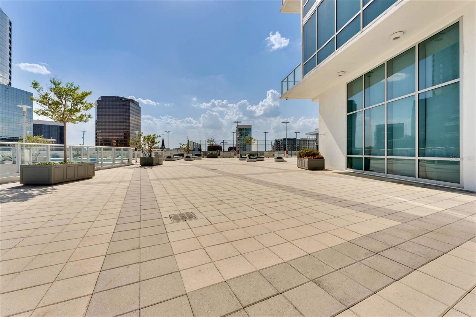 Image 56 of 77 For 150 Robinson Street 2709