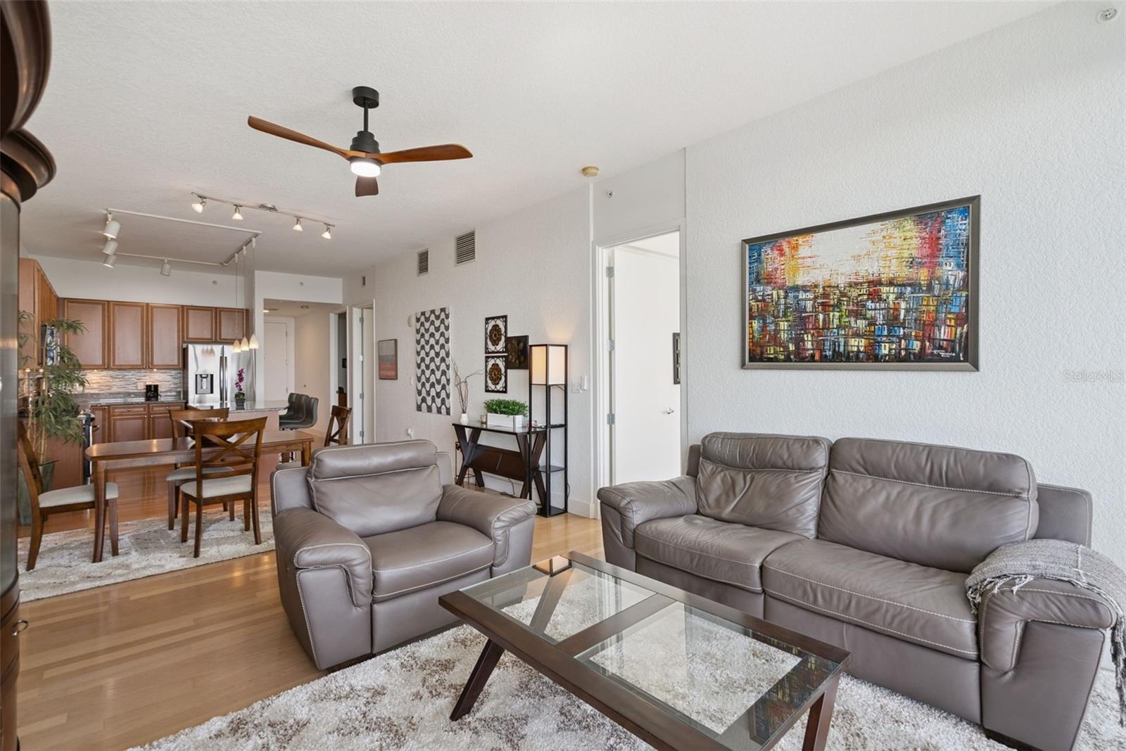 Image 6 of 77 For 150 Robinson Street 2709