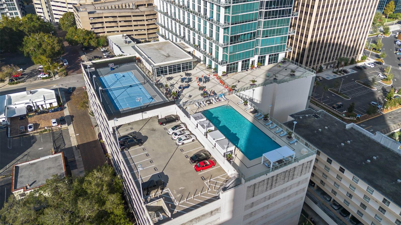 Image 69 of 77 For 150 Robinson Street 2709