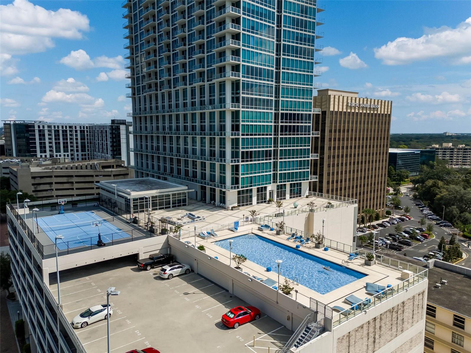 Image 70 of 77 For 150 Robinson Street 2709