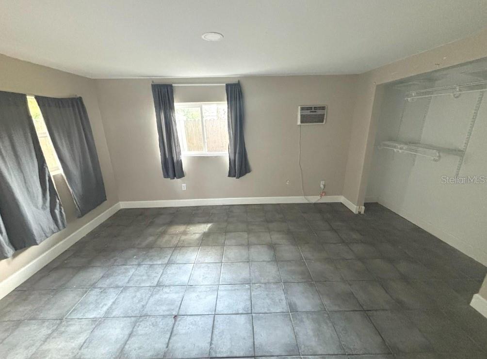 Image 3 of 15 For 2615 Laurel Avenue