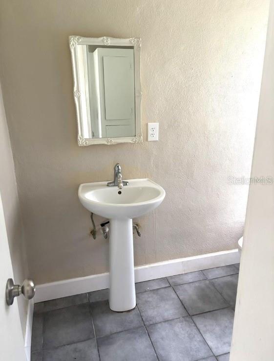 Image 8 of 15 For 2615 Laurel Avenue