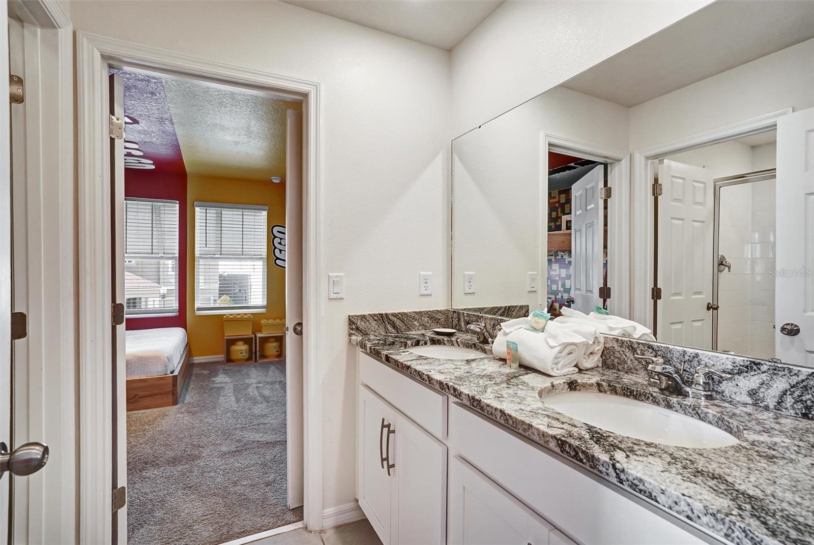 Image 16 of 40 For 8918 Tropical Haven Court